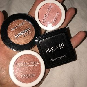 Bundle of eyeshadows + blush! *HUGE DEAL*
